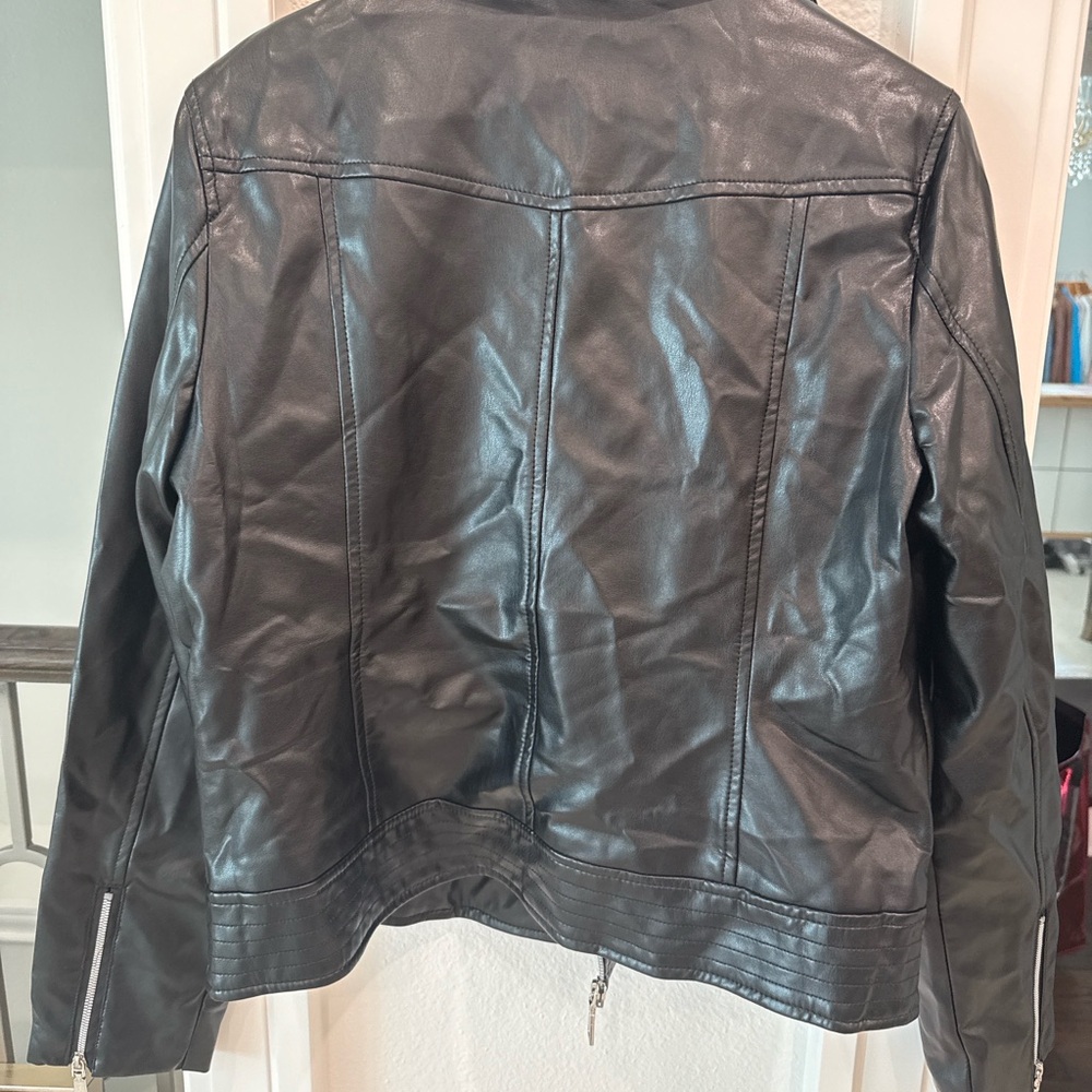 Vince Camuto Black Faux Leather Moto Jacket Size Medium - Picture 5 of 5
